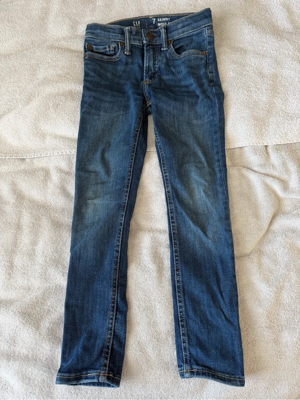 GAP boys Skinny Jeans in Medium-Dark Blue Wash